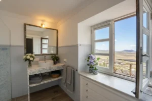 Alojamiento con encanto Lanzarote Famara baño vistas