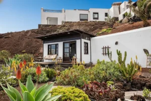 Suites exclusivas Lanzarote jardín Alegranza