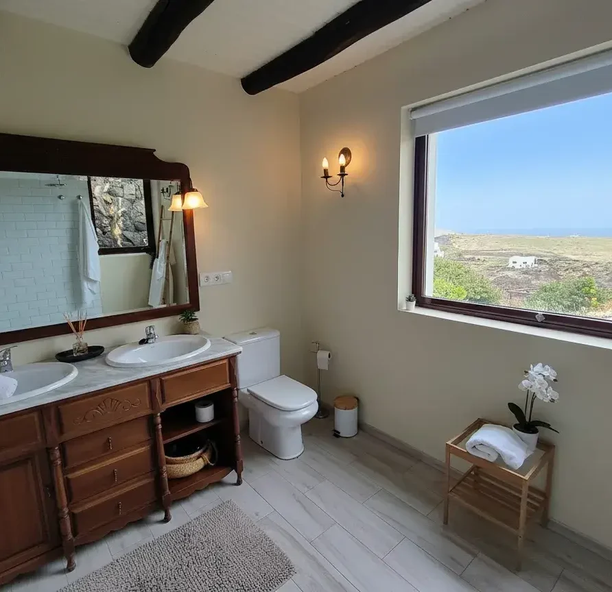 La Graciosa baño de lujo hotel rural para familias en lanzarote